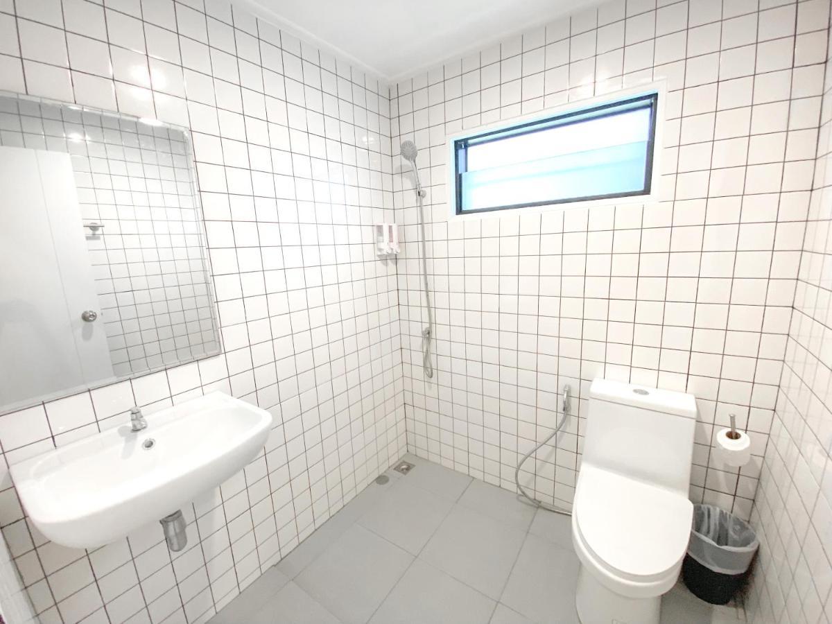 Sea Bear Resort ซีแบร์รีสอร์ต Koh Phayam Exteriör bild