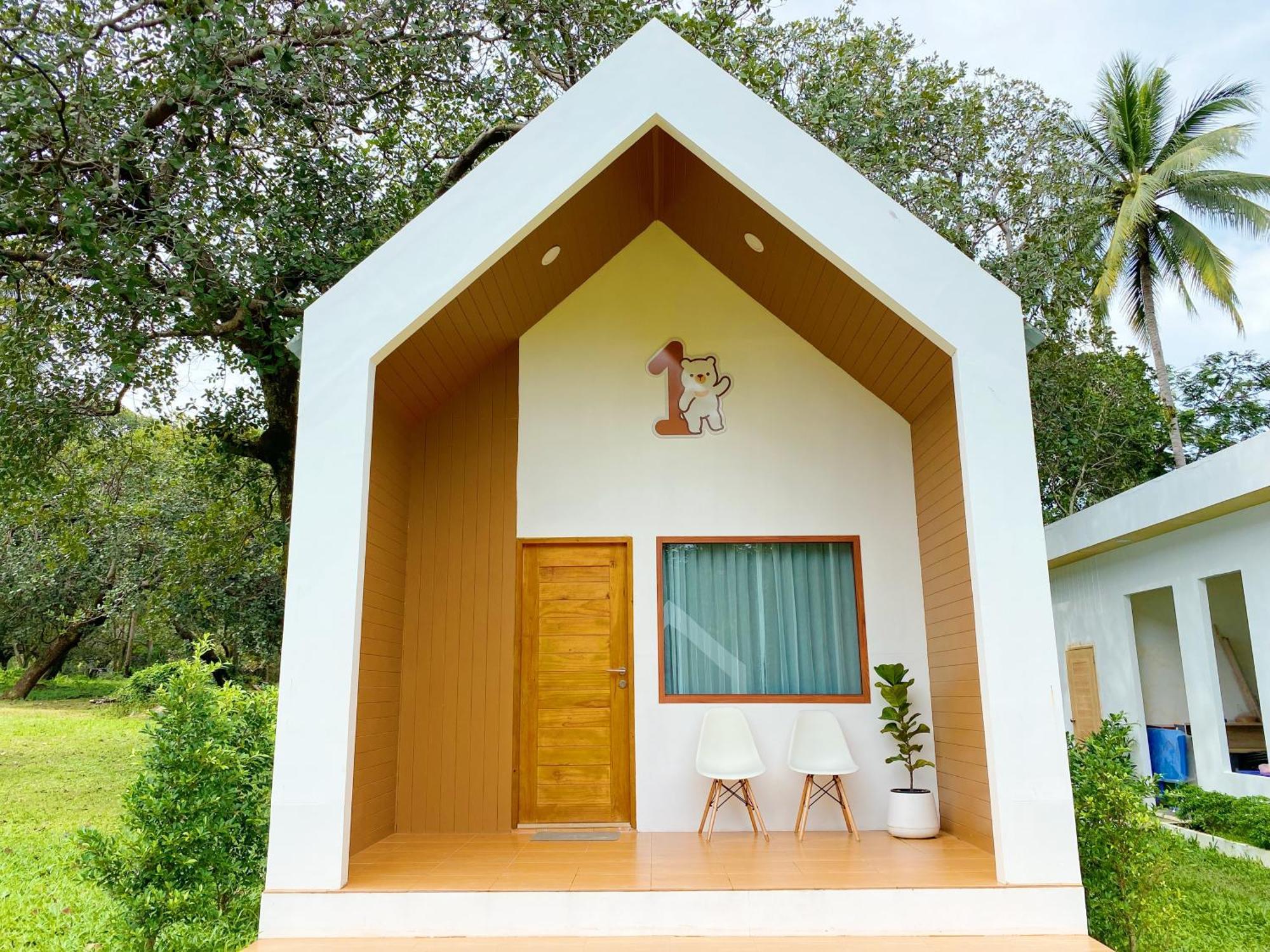 Sea Bear Resort ซีแบร์รีสอร์ต Koh Phayam Exteriör bild